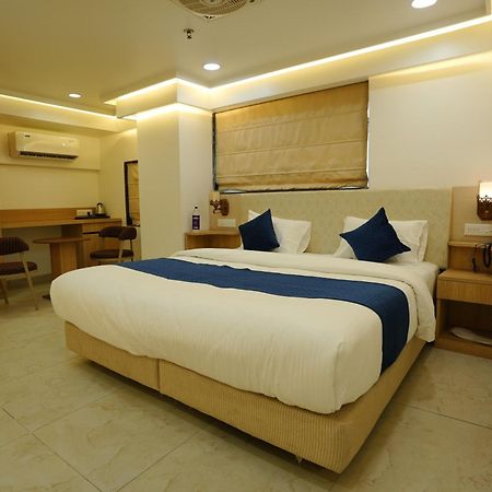 Hotel 6 Seasons, Koregoan Park, Pune Exteriör bild