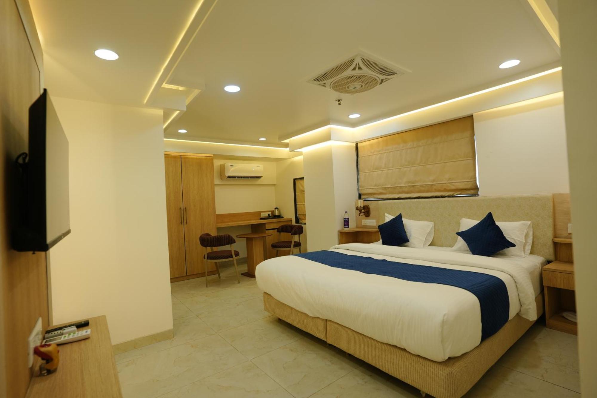 Hotel 6 Seasons, Koregoan Park, Pune Exteriör bild