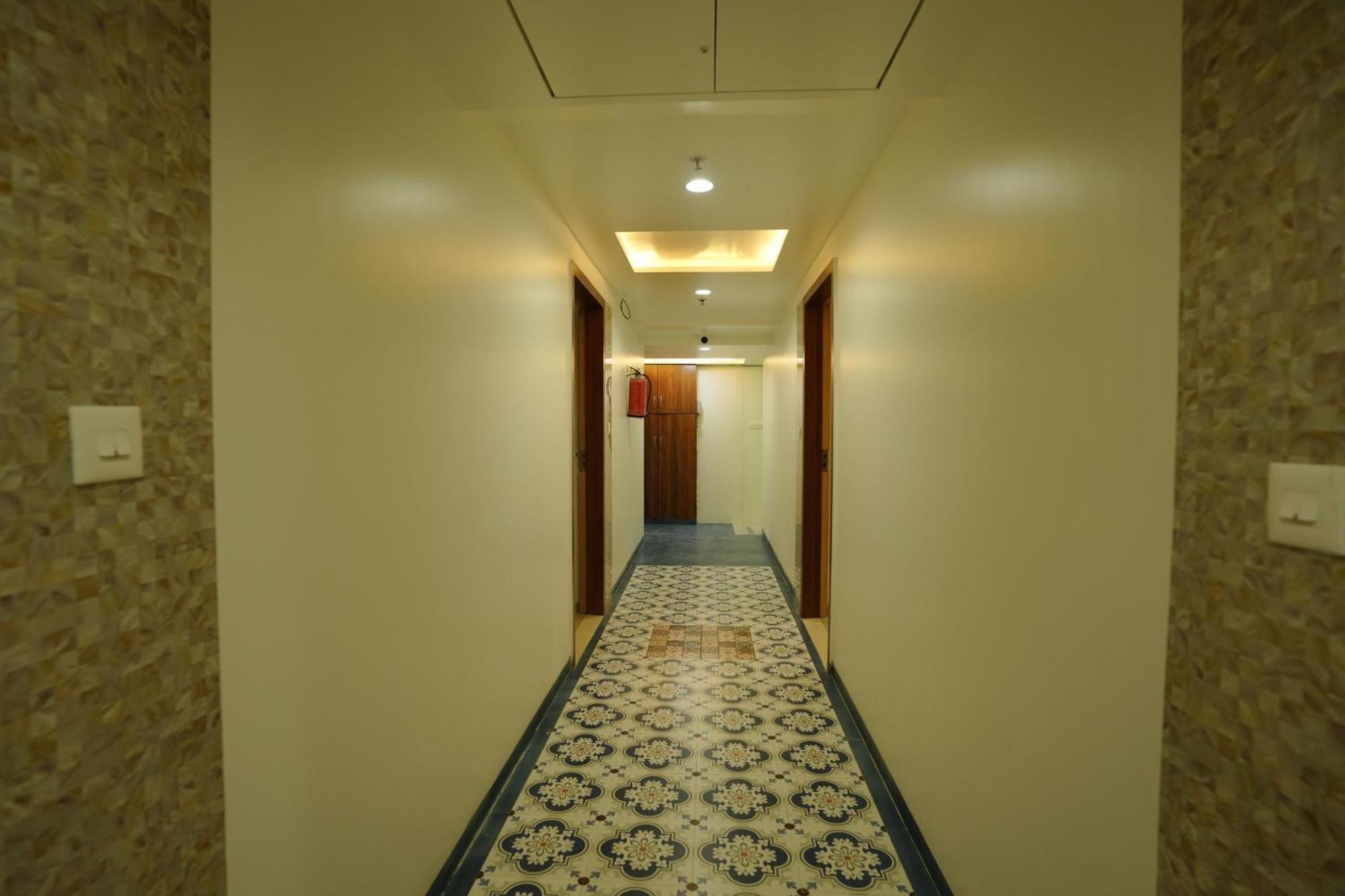 Hotel 6 Seasons, Koregoan Park, Pune Exteriör bild
